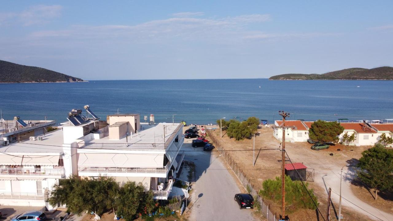 Isalos Suites Néa Péramos Zewnętrze zdjęcie