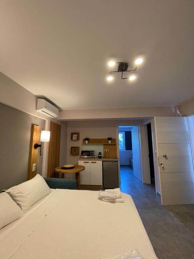 Isalos Suites Néa Péramos Zewnętrze zdjęcie