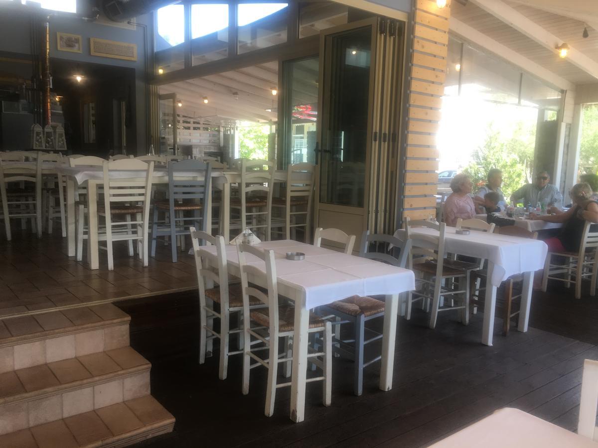 Isalos Suites Néa Péramos Zewnętrze zdjęcie
