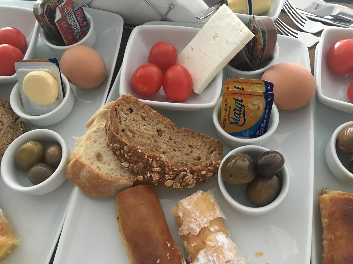 Isalos Suites Néa Péramos Zewnętrze zdjęcie