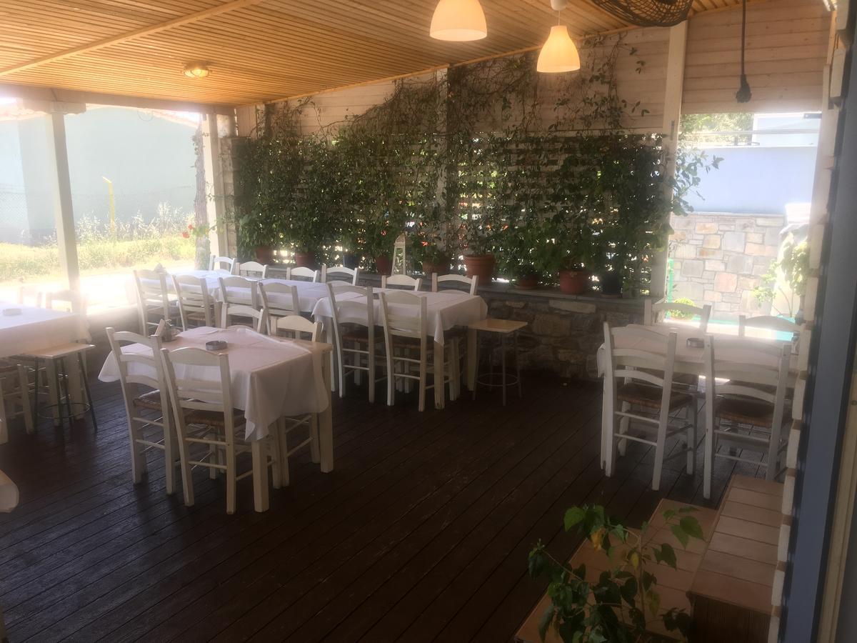 Isalos Suites Néa Péramos Zewnętrze zdjęcie