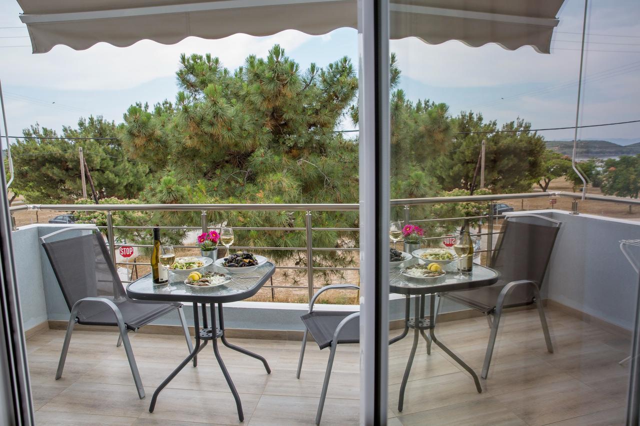 Isalos Suites Néa Péramos Zewnętrze zdjęcie