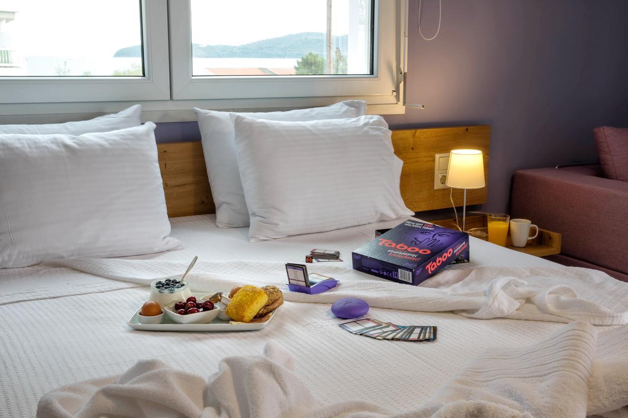 Isalos Suites Néa Péramos Zewnętrze zdjęcie
