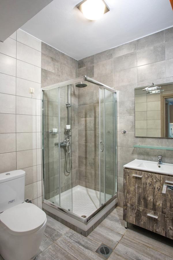 Isalos Suites Néa Péramos Zewnętrze zdjęcie