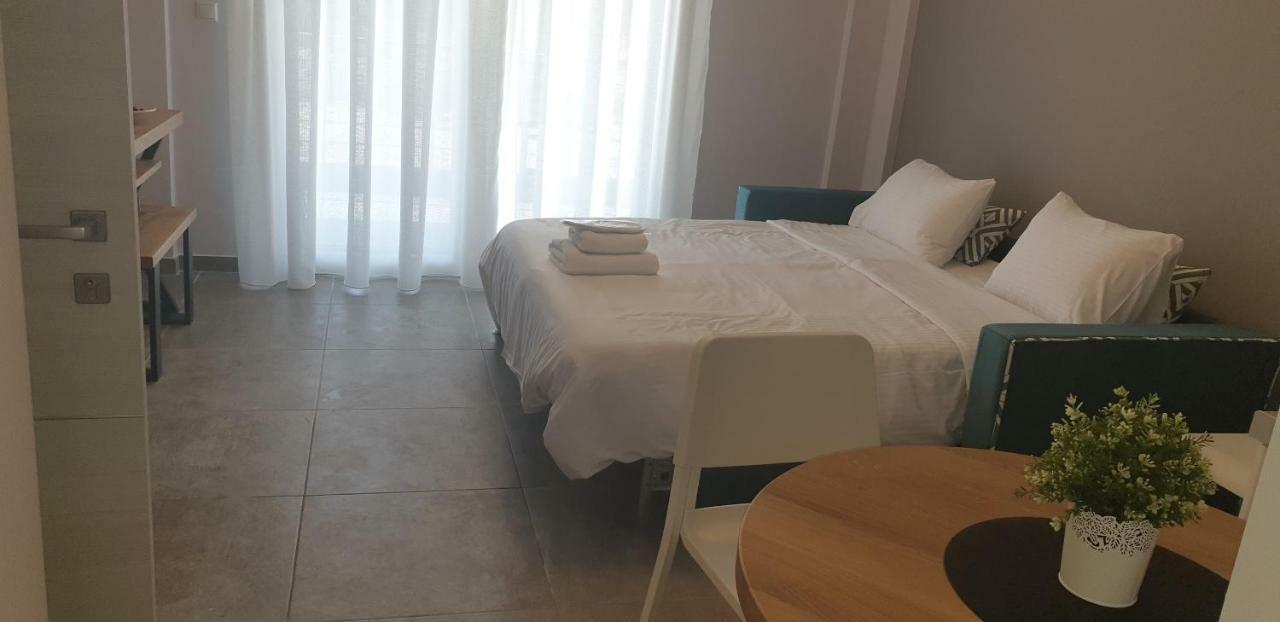 Isalos Suites Néa Péramos Zewnętrze zdjęcie